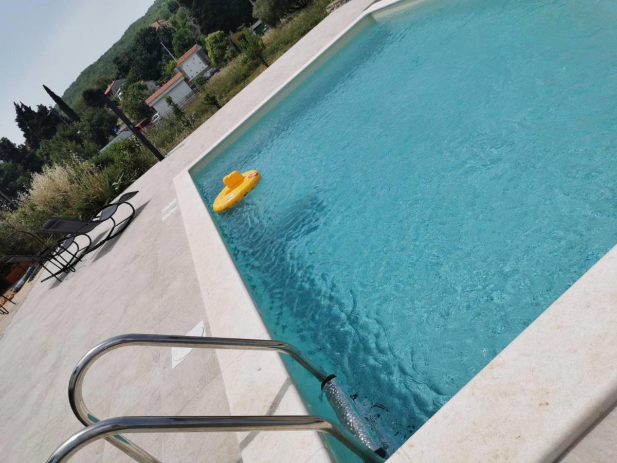Apartments Barbara With Pool Brseč Zewnętrze zdjęcie