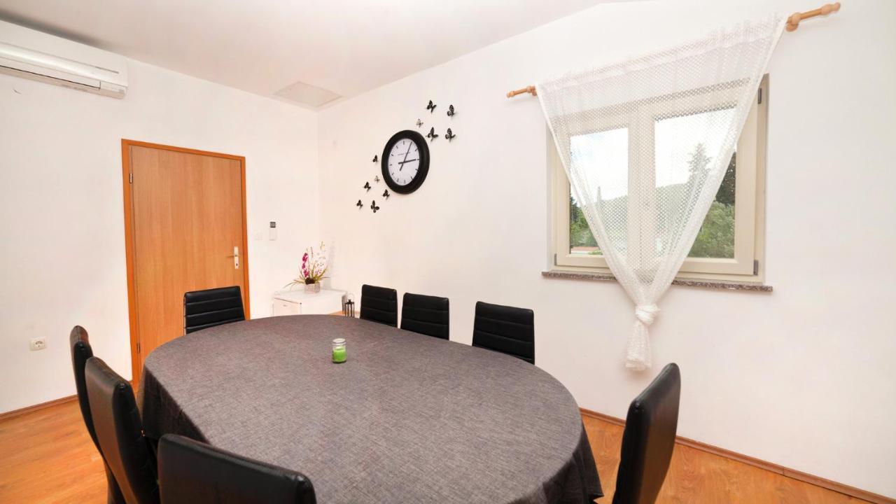 Apartments Barbara With Pool Brseč Zewnętrze zdjęcie